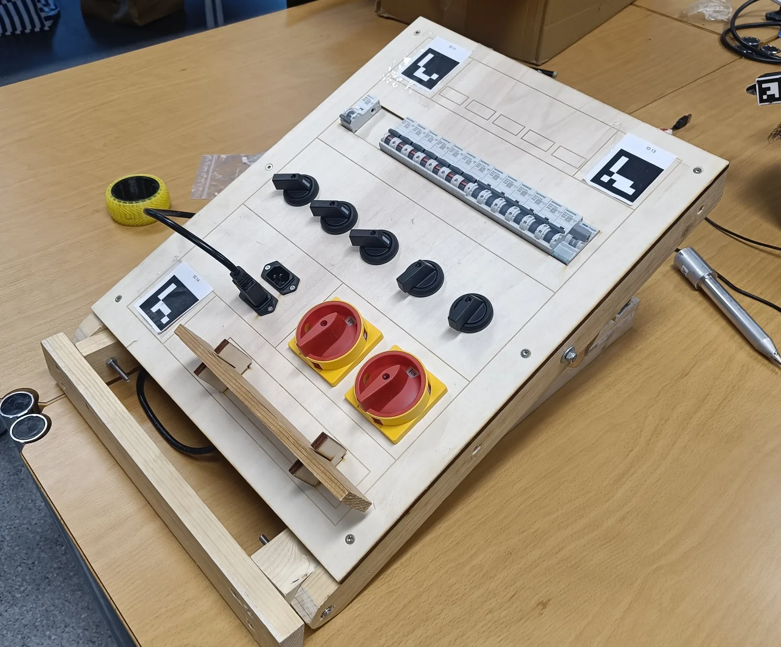 The maintenance panel replica